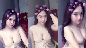 perempuan berjilbab hitam udah siap jilatin kenti pacar
